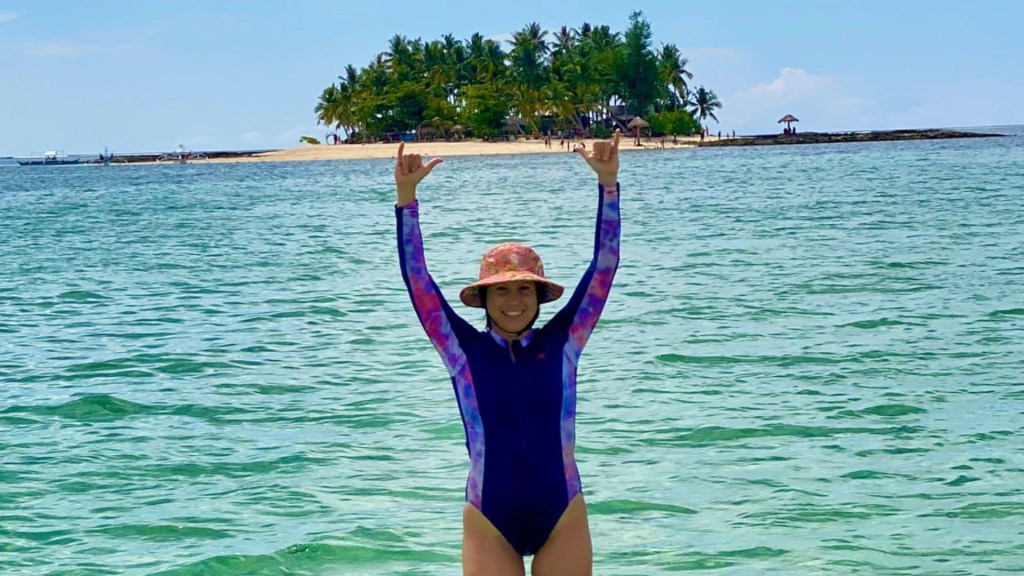 Holding up Guyam Island